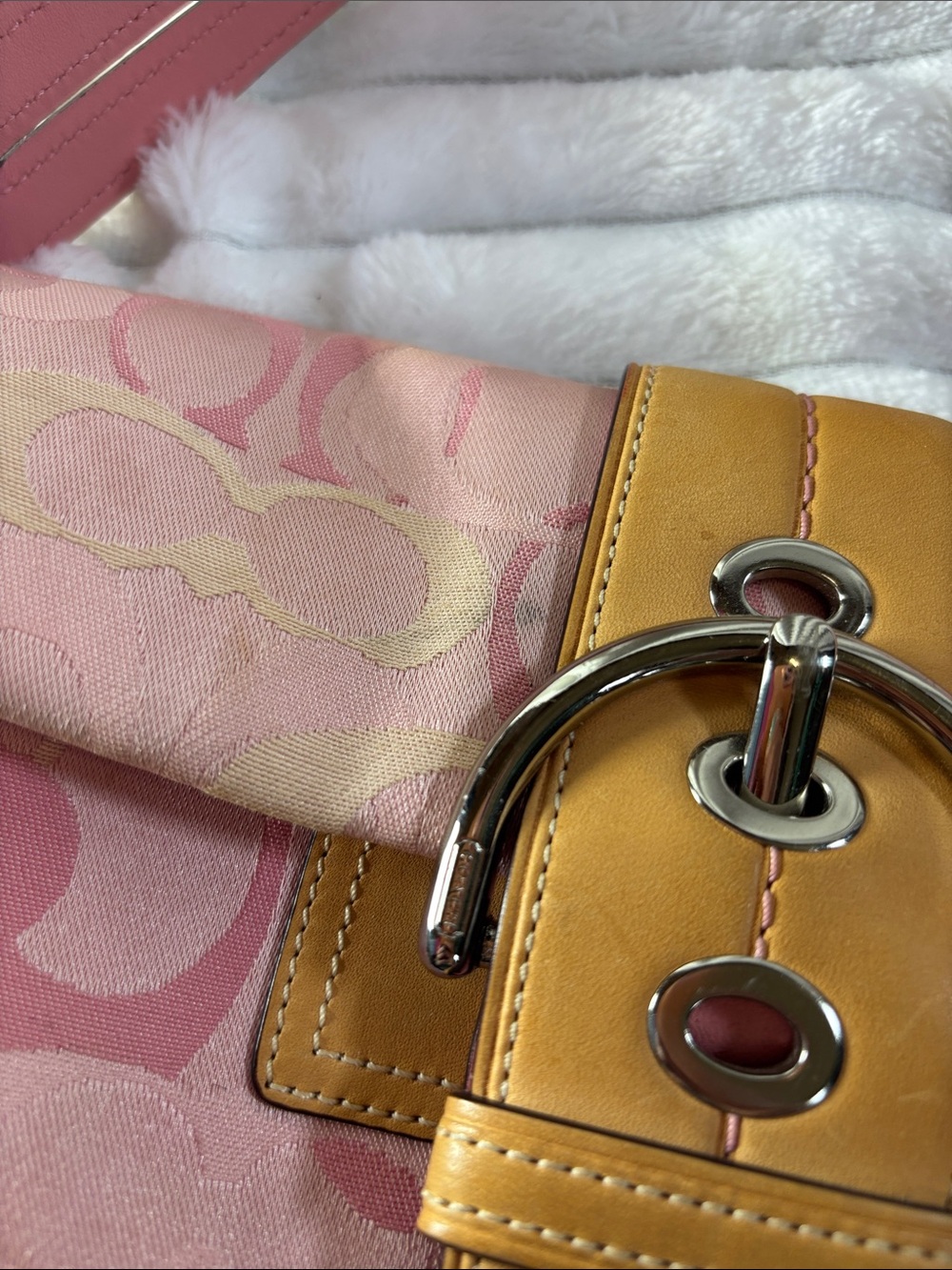 VINTAGE RARE Coach Pink Signature Canvas Shoulder Bag with Tan Leather Trim - Picture 6 of 8